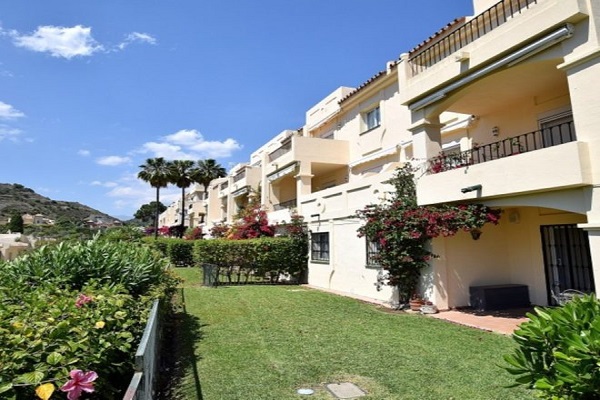 Homes For Sale in La Quinta Hills, La Quinta, Benahavis. | LuxuryForSale.Properties, Luxury Real Estate For Sale & Rent.