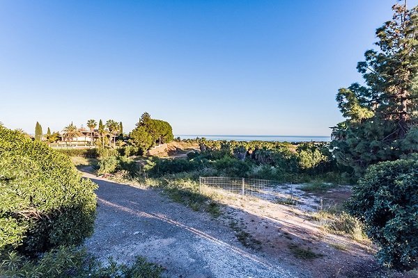 Plots of Land For Sale in Marbella Golden Mile. | LuxuryForSale.Properties, Luxury Real Estate For Sale & Rent.