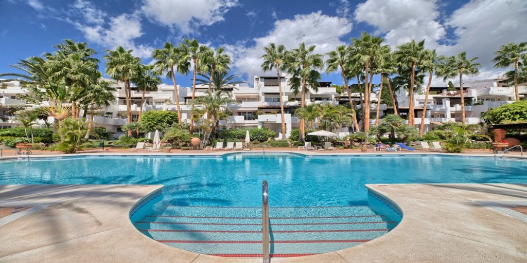 puente romano apartments