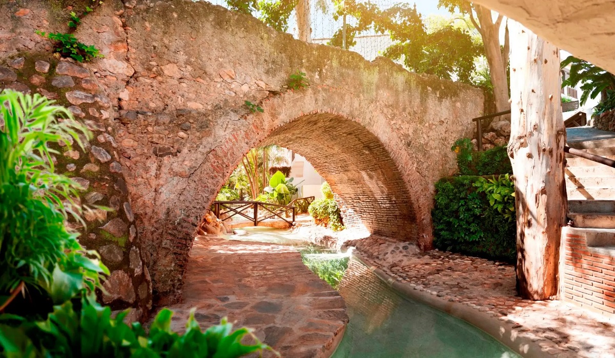 Dining Options at Puente Romano Beach Resort