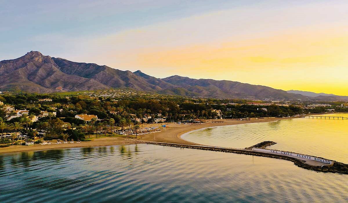 Puente Romano beach