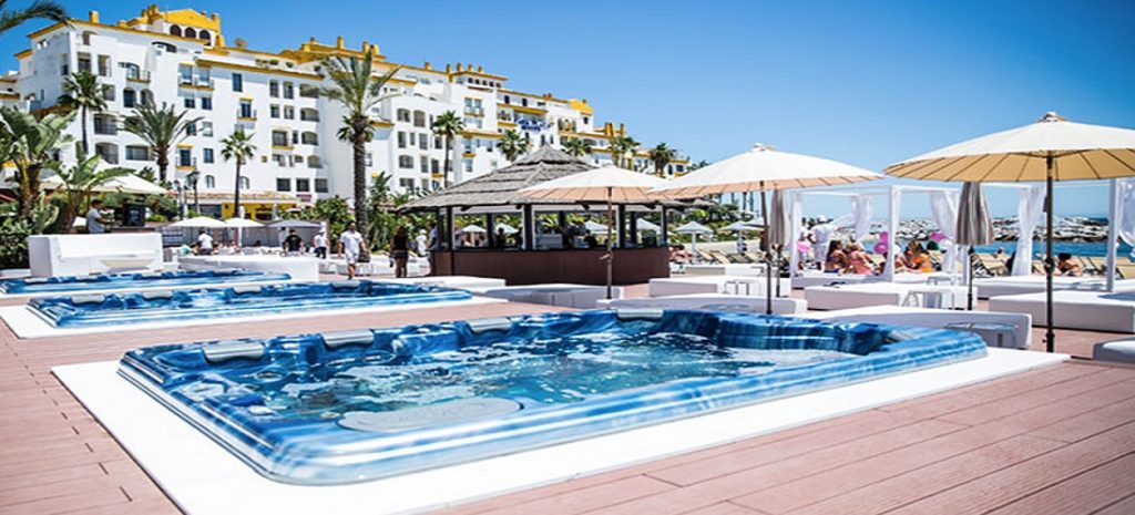 beach clubs puerto banus