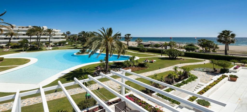 frontline beach granados banus