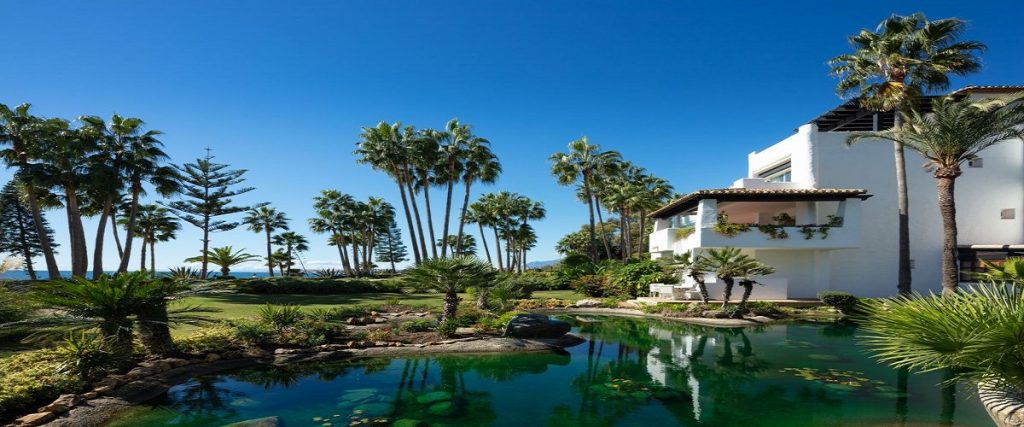 apartments jardin japones, puente romano