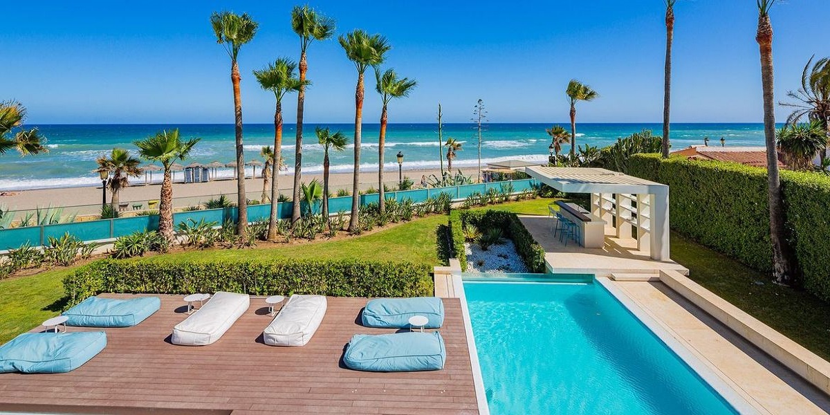 marbella beachfront villa