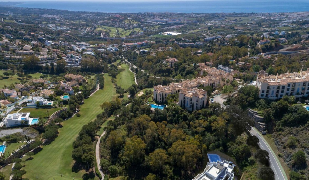 properties in la quinta, benahavis.