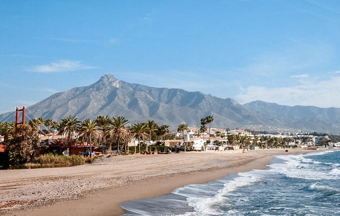 marbella golden mile beach