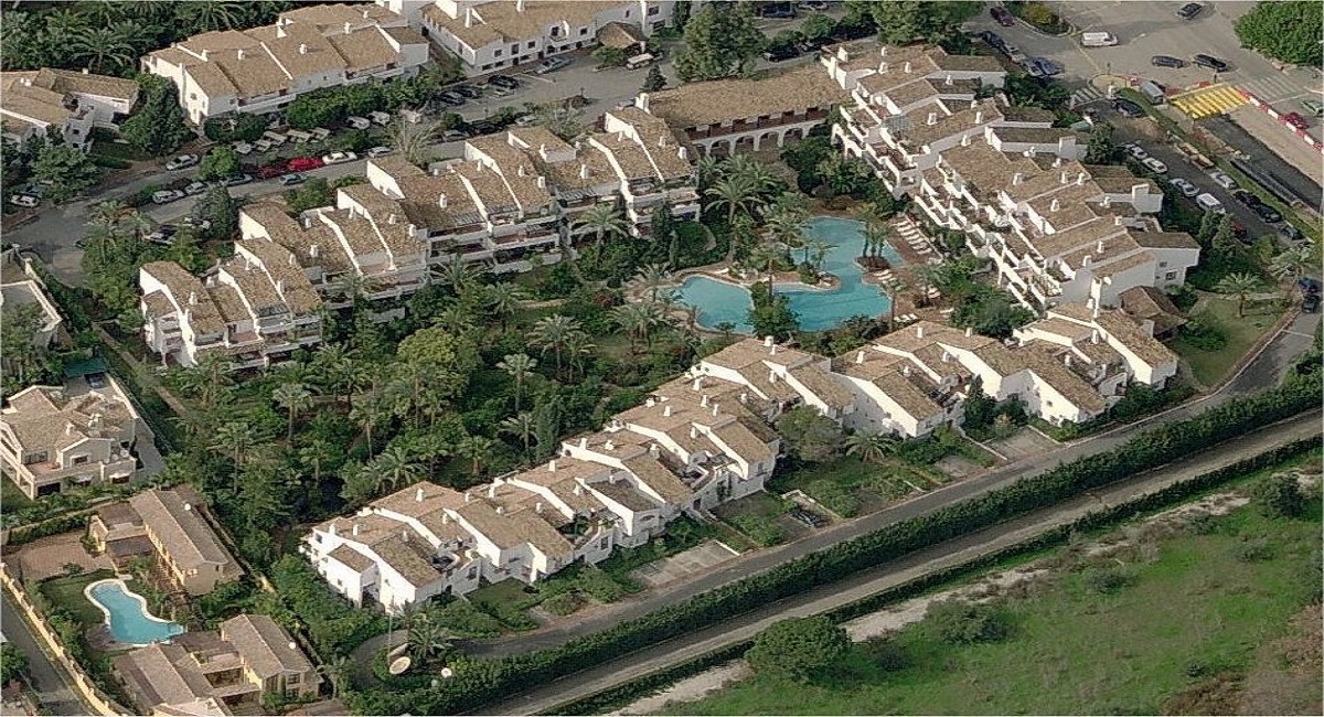 puente romano apartments