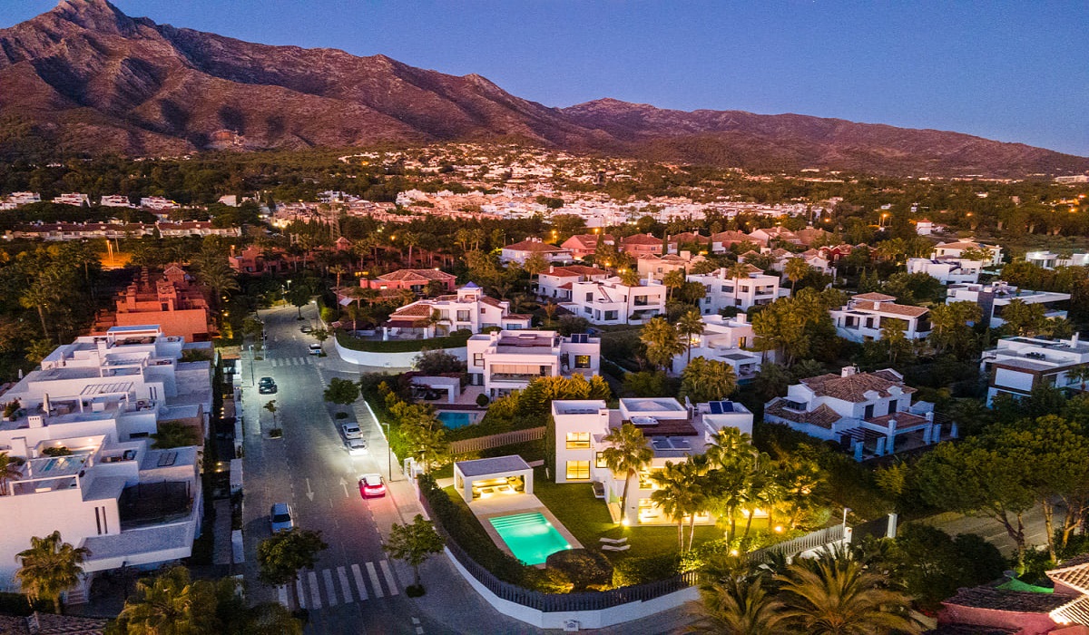 altos de puente romano properties