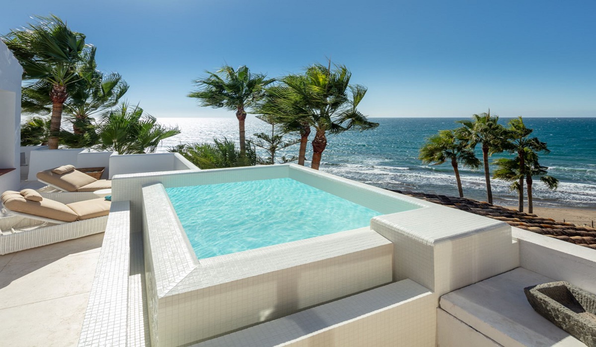 marina de puente romano property