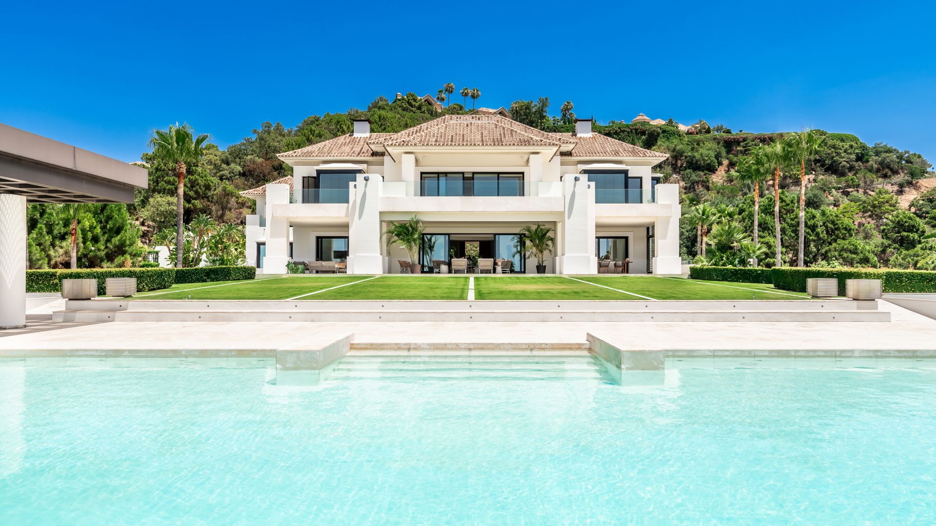 first-class agents marbella