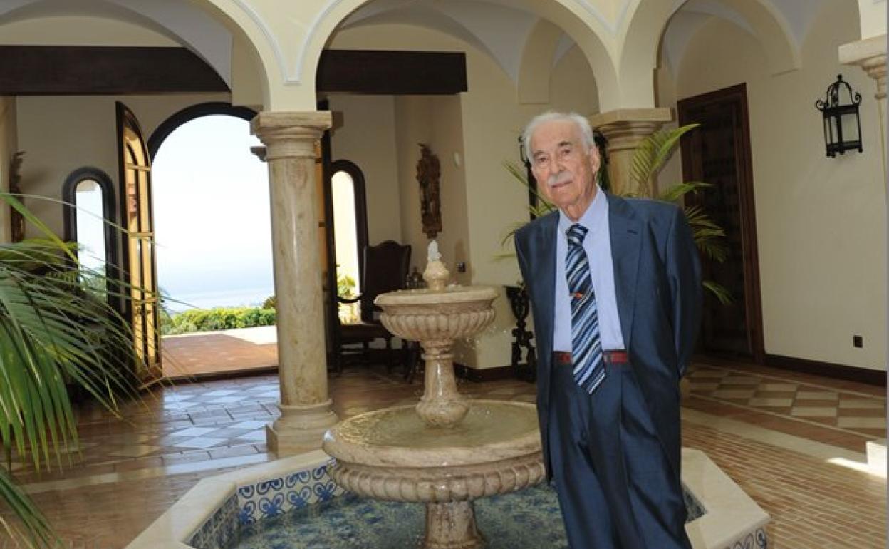 The founder of La Zagaleta is Enrique Perez Flores.