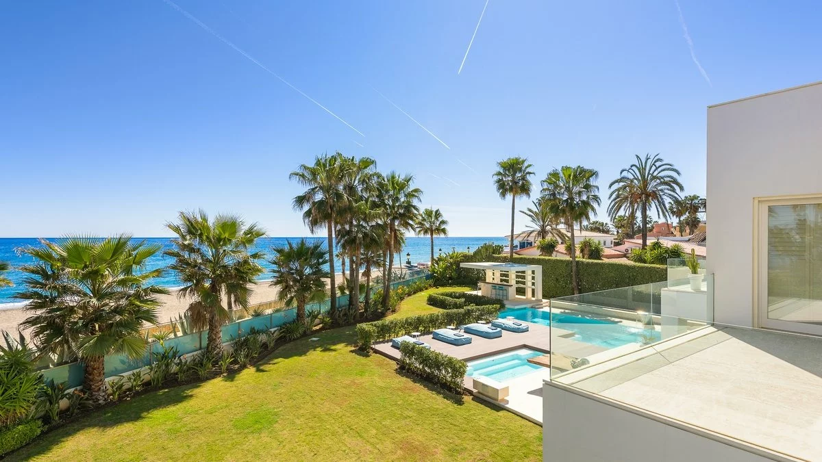 Beachside villa Marbella Golden Mile Luxury Real Estate Marbella
