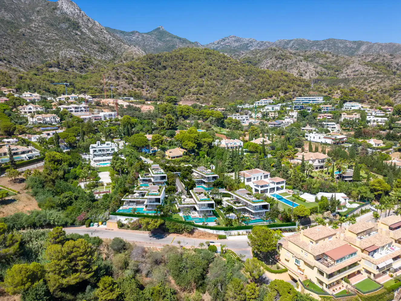 Cascada de Camojan, Marbella best communities marbella.