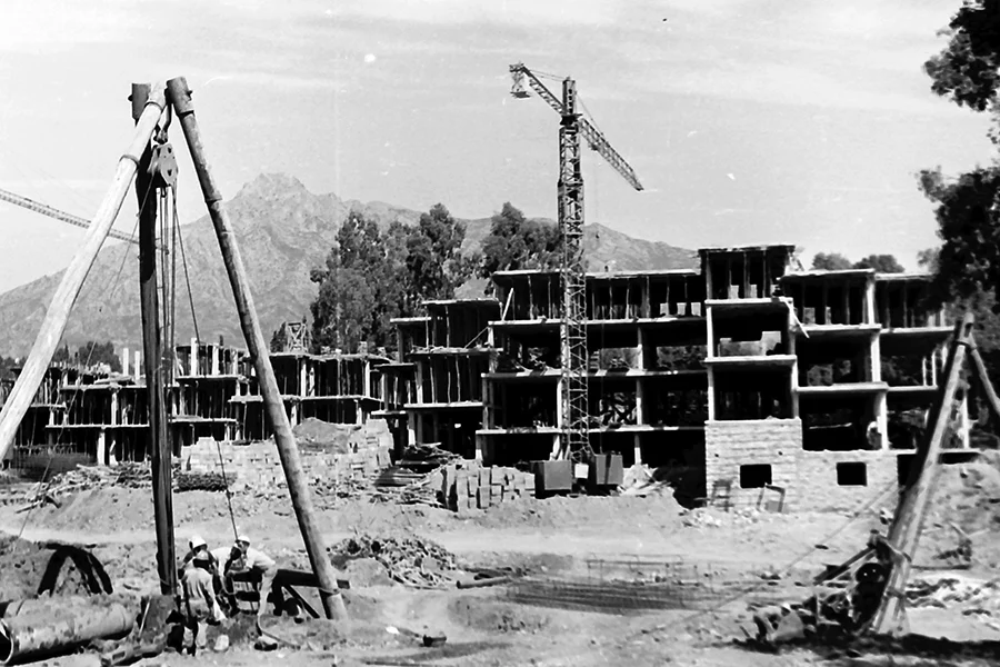 Construction of Puente Romano When all started.