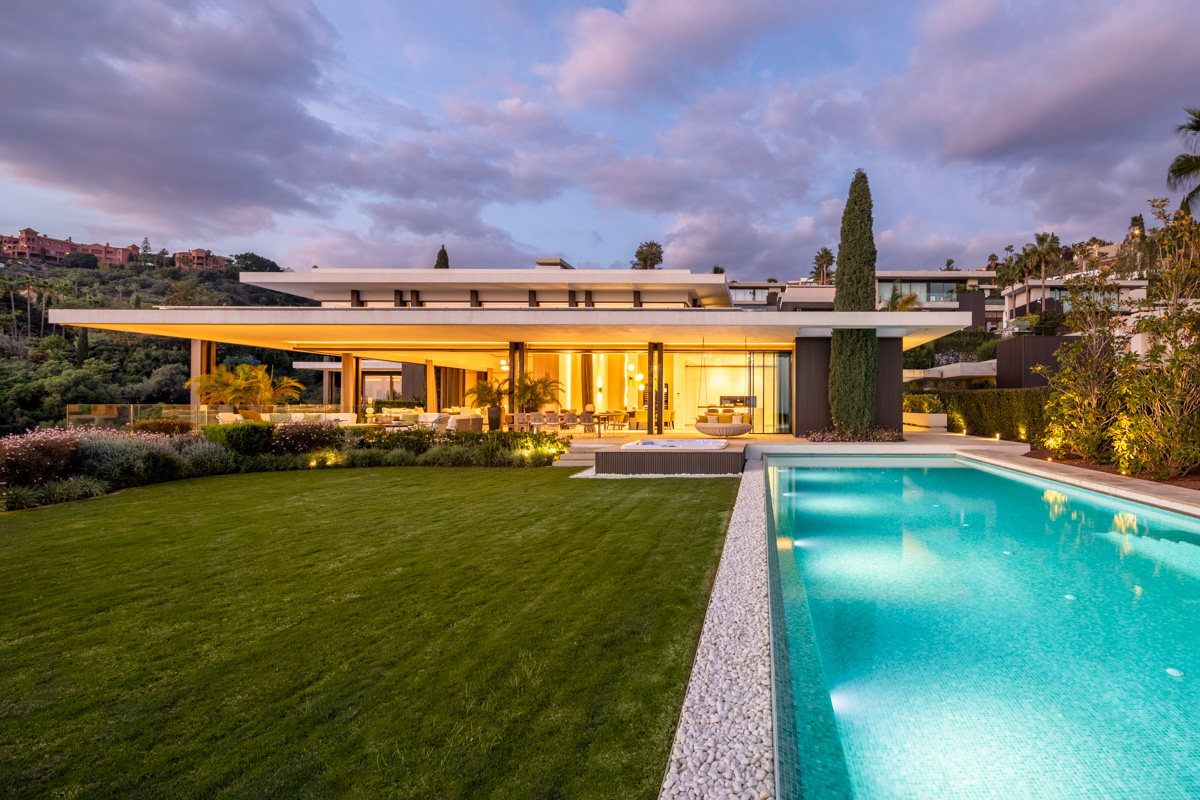 what define luxury in real estate