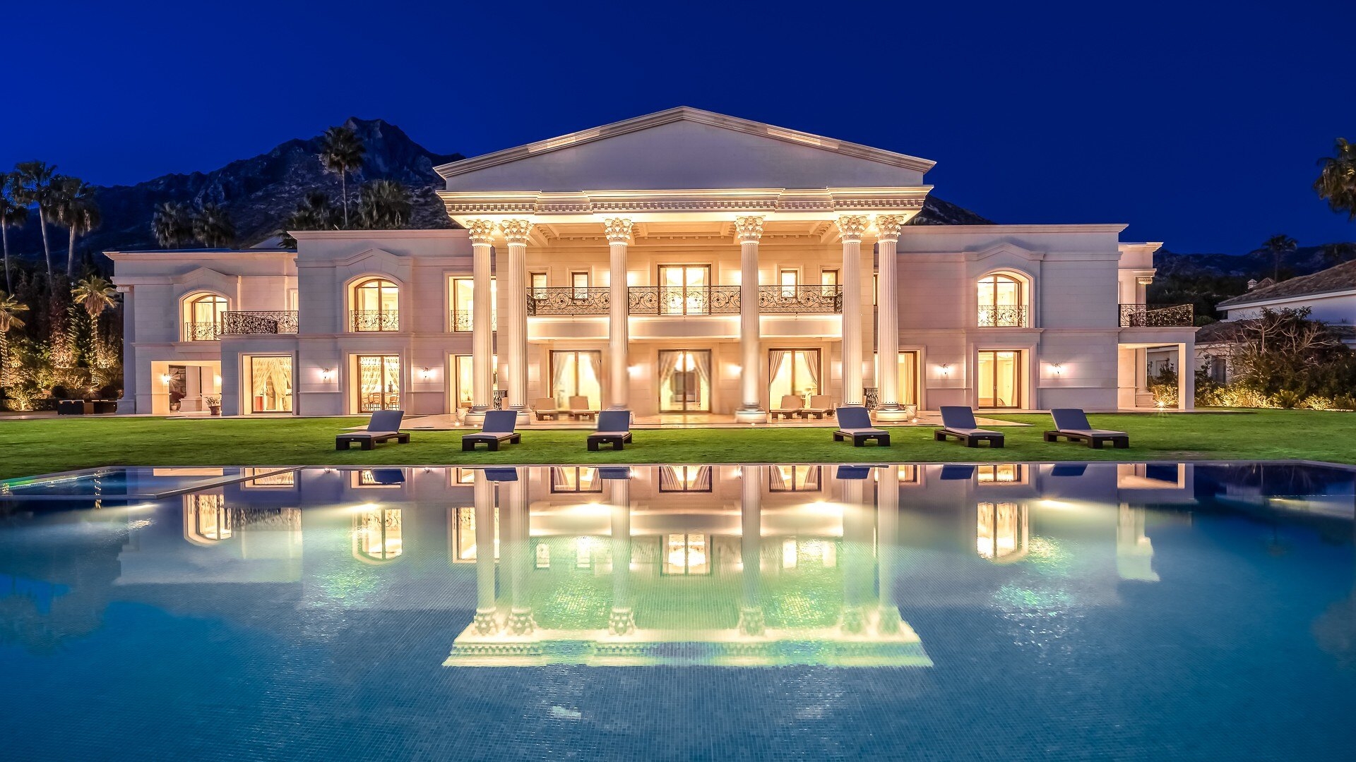 What define a Luxury property in Marbella