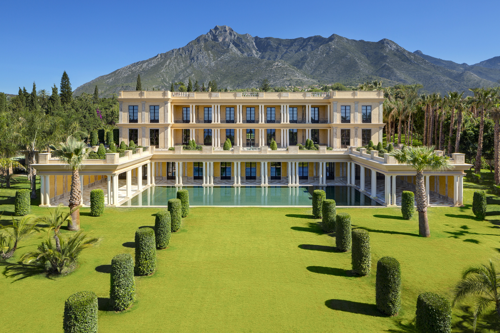 Luxury Property Market on the Costa del Sol Soars to over 3 Billion euros Luxury Real Estate Market on the Costa del Sol