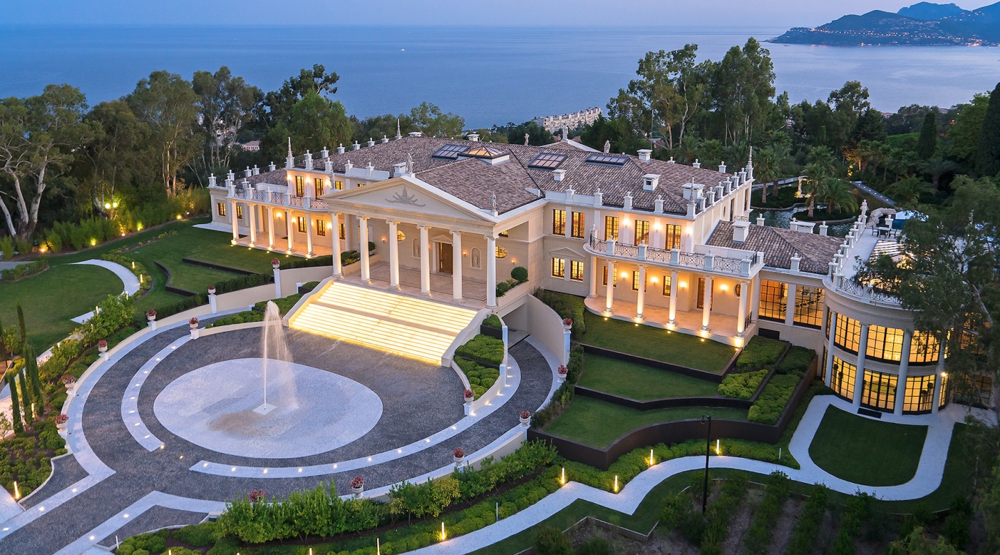 Beachside Mansion Cannes